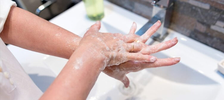 How to Correctly Clean Your Hands